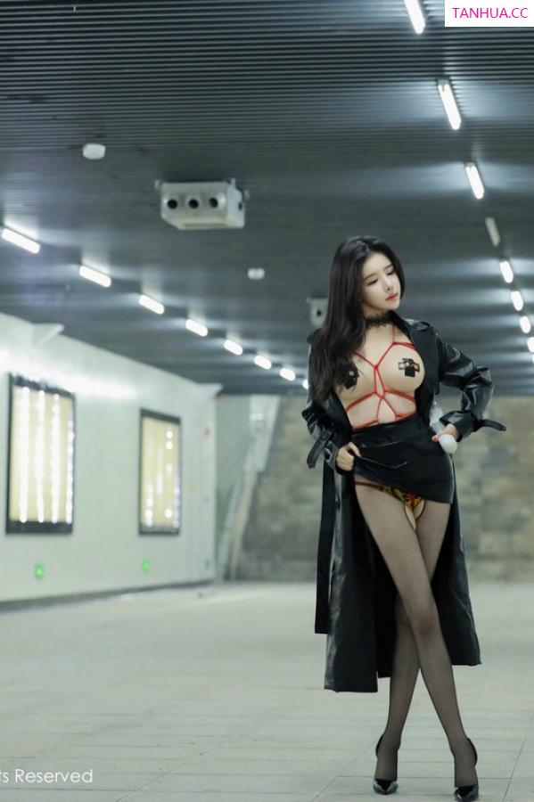   [XiuRen]高清写真图 2025.02.08 No.9855 唐翩翩 黑丝美腿第57张图片